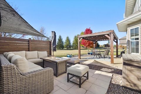 Tiny photo for 10484 Lyonheart Lane, Bloomington, IL 61705 (MLS # 12504696)