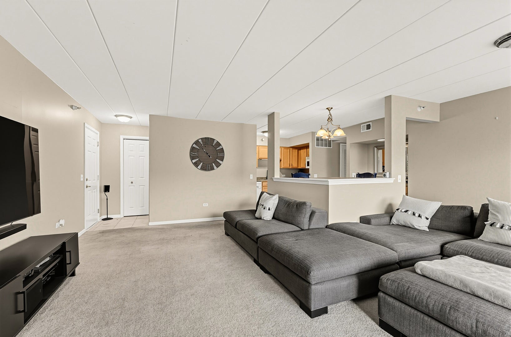 1053 Ashley Court S 2A
