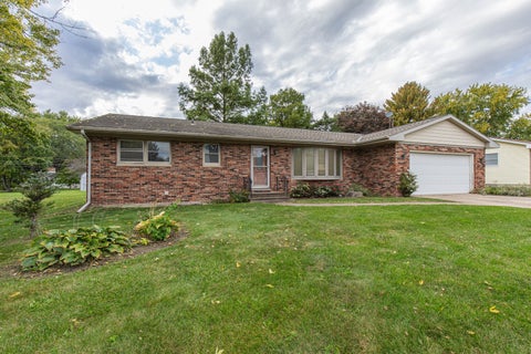 Photo of 2102 Cedar Avenue, Mendota, IL 61342 (MLS # 12779282)