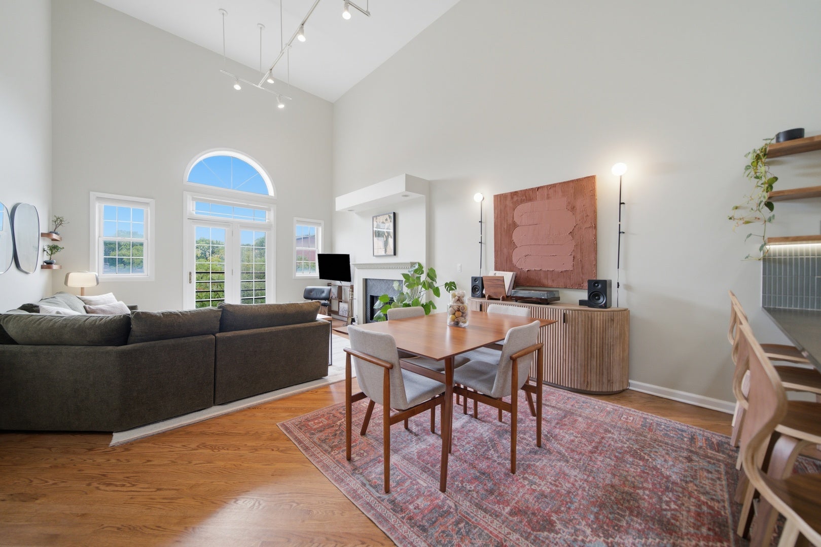 1916 W Belmont Avenue 3W