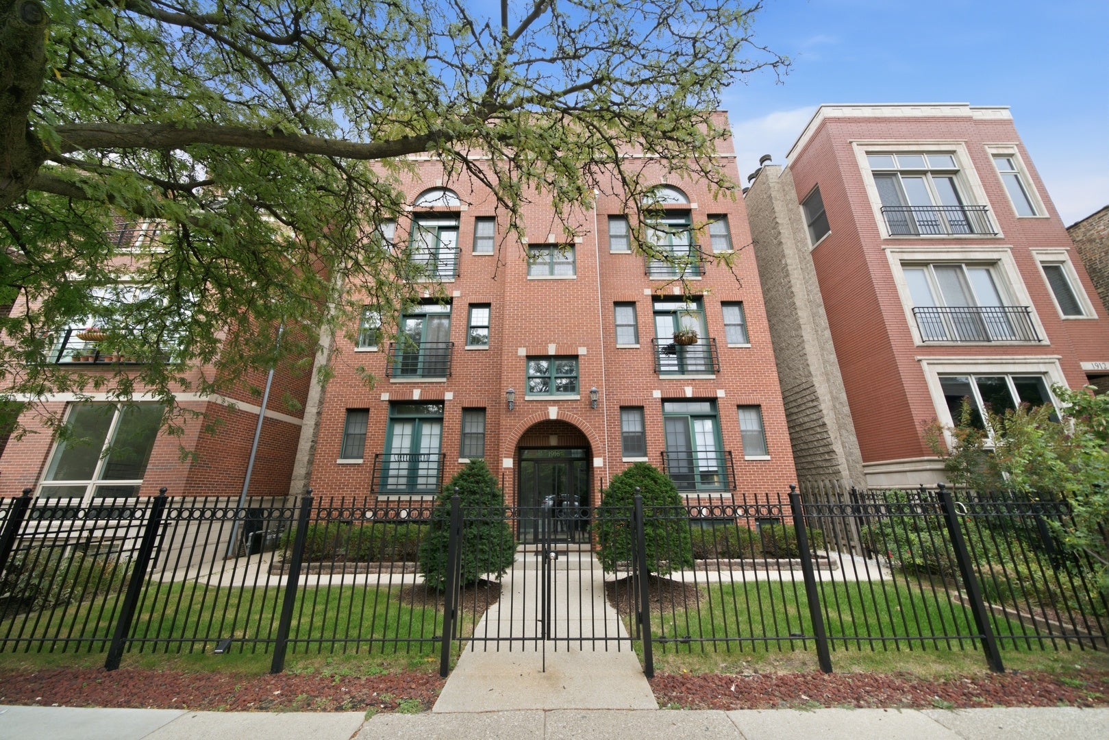 1916 W Belmont Avenue 3W