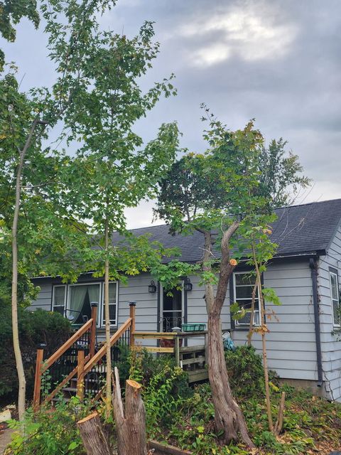 Photo of 2061 W Buckley Road, Green Oaks, IL 60048 (MLS # 12472604)