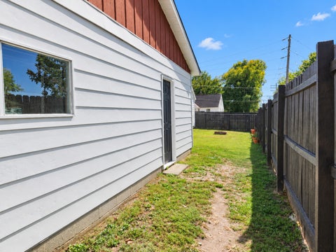 Tiny photo for 203 E BROWN Street, Pinckneyville, IL 62274 (MLS # 12775084)