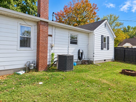 Tiny photo for 203 E BROWN Street, Pinckneyville, IL 62274 (MLS # 12775084)