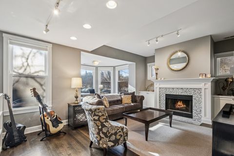 Tiny photo for 926 W Margate Terrace #1W, Chicago, IL 60640 (MLS # 12530156)