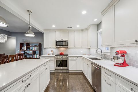 Tiny photo for 926 W Margate Terrace #1W, Chicago, IL 60640 (MLS # 12530156)