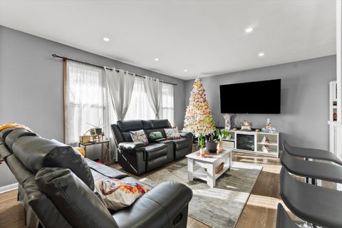 Tiny photo for 7624 Lockwood Avenue, Burbank, IL 60459 (MLS # 12527643)