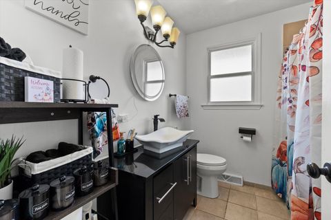 Tiny photo for 7624 Lockwood Avenue, Burbank, IL 60459 (MLS # 12527643)