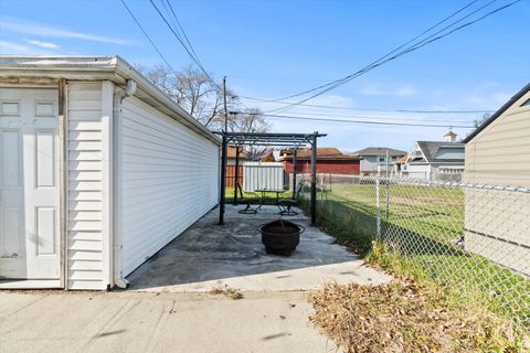 Tiny photo for 7624 Lockwood Avenue, Burbank, IL 60459 (MLS # 12527643)