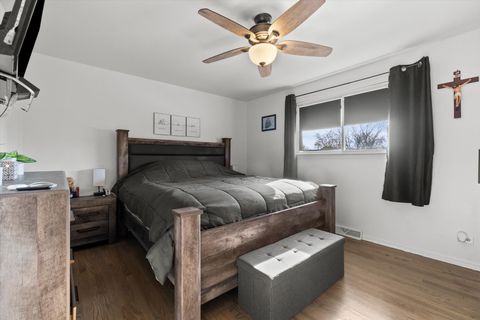 Tiny photo for 7624 Lockwood Avenue, Burbank, IL 60459 (MLS # 12527643)