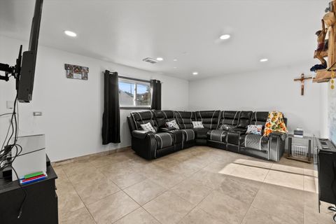 Tiny photo for 7624 Lockwood Avenue, Burbank, IL 60459 (MLS # 12527643)