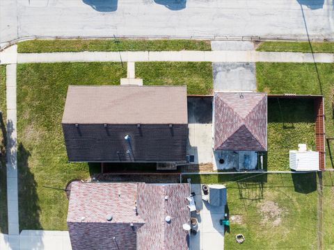 Tiny photo for 7624 Lockwood Avenue, Burbank, IL 60459 (MLS # 12527643)