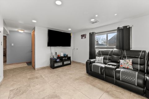 Tiny photo for 7624 Lockwood Avenue, Burbank, IL 60459 (MLS # 12527643)