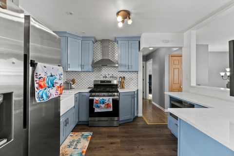 Tiny photo for 7624 Lockwood Avenue, Burbank, IL 60459 (MLS # 12527643)