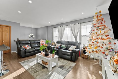 Tiny photo for 7624 Lockwood Avenue, Burbank, IL 60459 (MLS # 12527643)