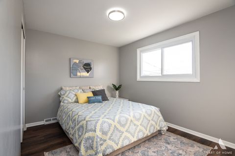 Tiny photo for 14024 S Saginaw Avenue, Burnham, IL 60633 (MLS # 12609434)