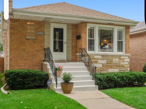 Photo of 4565 N McVicker Avenue, Chicago, IL 60630 (MLS # 12577682)