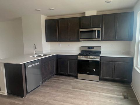 Tiny photo for 445 Lakeshore Court, St. Charles, IL 60174 (MLS # 12441729)