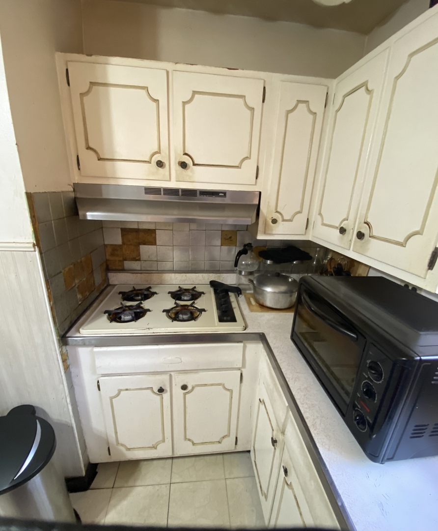 549 W 95th Street