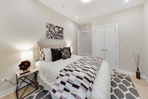 Tiny photo for 5114 S Kenwood Avenue #4B, Chicago, IL 60615 (MLS # 12615093)