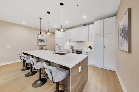 Tiny photo for 5114 S Kenwood Avenue #4B, Chicago, IL 60615 (MLS # 12615093)