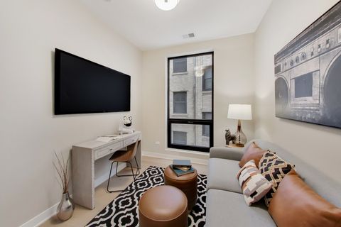 Tiny photo for 5114 S Kenwood Avenue #4B, Chicago, IL 60615 (MLS # 12615093)