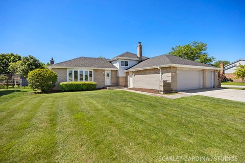Photo of 20W481 Cobb Drive, Downers Grove, IL 60516 (MLS # 12679914)