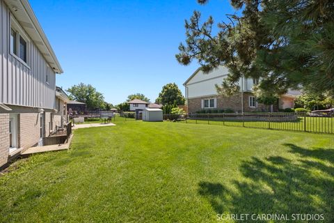 Tiny photo for 20W481 Cobb Drive, Downers Grove, IL 60516 (MLS # 12679914)