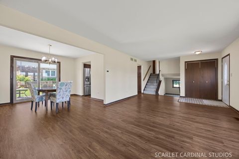Tiny photo for 20W481 Cobb Drive, Downers Grove, IL 60516 (MLS # 12679914)