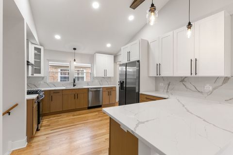 Tiny photo for 1042 W 109th Place, Chicago, IL 60643 (MLS # 12618367)