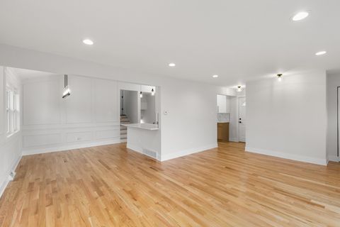 Tiny photo for 1042 W 109th Place, Chicago, IL 60643 (MLS # 12618367)