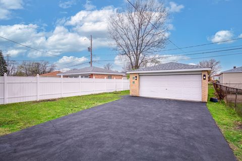 Tiny photo for 1042 W 109th Place, Chicago, IL 60643 (MLS # 12618367)