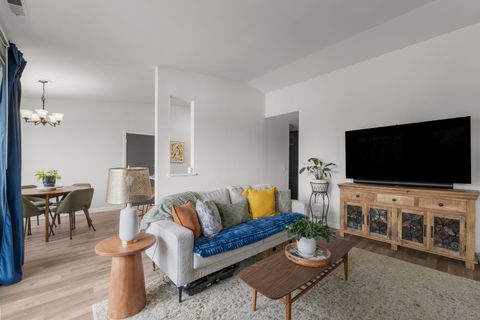 Tiny photo for 6010 2C E Lake Drive, Lisle, IL 60532 (MLS # 12607084)