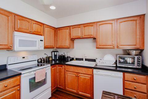 Tiny photo for 2009 Dundee Road, Northbrook, IL 60062 (MLS # 12468099)