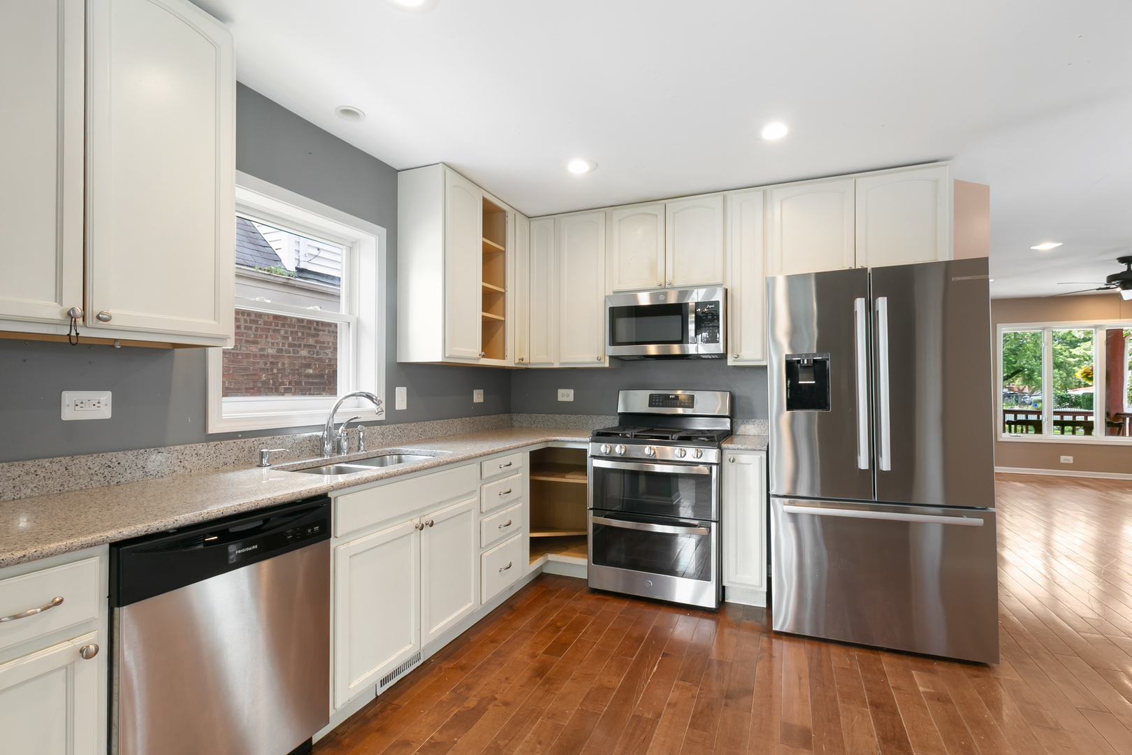 3326 W 107th Street