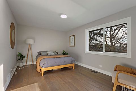 Tiny photo for 218 N Shore Drive, Oakwood Hills, IL 60013 (MLS # 12536863)