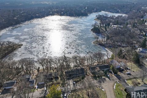 Tiny photo for 218 N Shore Drive, Oakwood Hills, IL 60013 (MLS # 12536863)