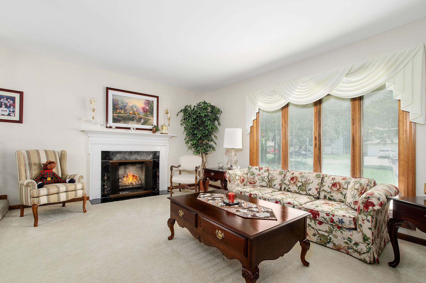1128 N King Charles Court