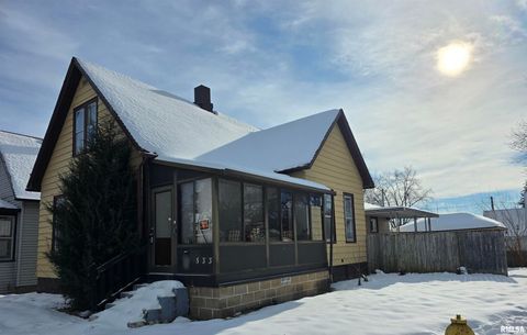 Tiny photo for 533 6TH Avenue N, Clinton, IA 52732 (MLS # QC4270055)