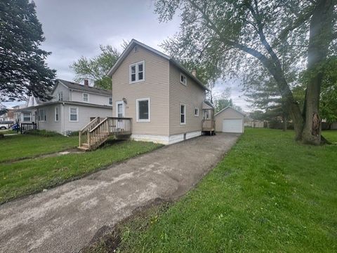 Photo of 838 Spruce Street, Aurora, IL 60506 (MLS # 12631333)