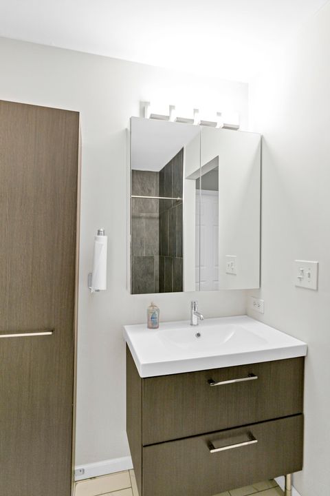 Tiny photo for 23 Glencoe Court #202-B, Naperville, IL 60565 (MLS # 12519132)