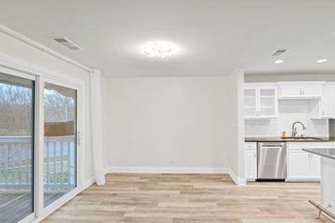 Tiny photo for 23 Glencoe Court #202-B, Naperville, IL 60565 (MLS # 12519132)