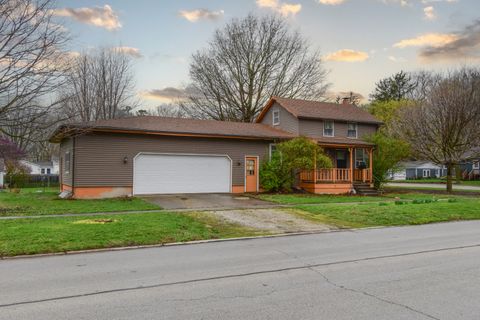 Photo of 310 N 1st Street, Fairbury, IL 61739 (MLS # 12609867)