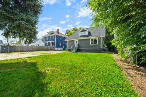 Tiny photo for 907 Glenwood Avenue, Joliet, IL 60435 (MLS # 12462960)