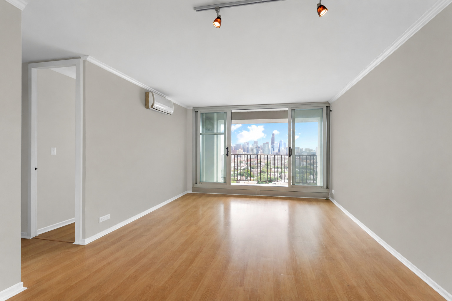 1960 N Lincoln Park West 2106