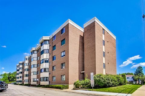 Tiny photo for 5500 Lincoln Avenue #201W, Morton Grove, IL 60053 (MLS # 12631796)