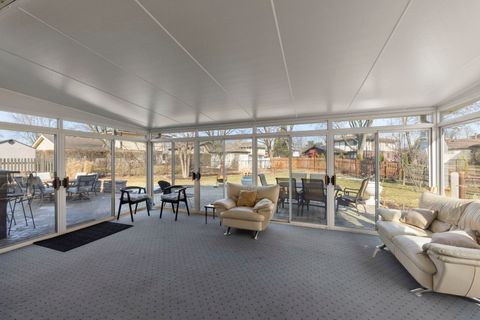 Tiny photo for 820 Sudbury Court, Schaumburg, IL 60193 (MLS # 12585838)