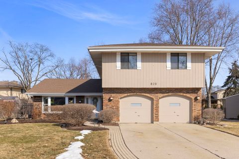 Photo of 820 Sudbury Court, Schaumburg, IL 60193 (MLS # 12585838)
