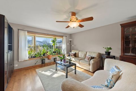 Tiny photo for 820 Sudbury Court, Schaumburg, IL 60193 (MLS # 12585838)