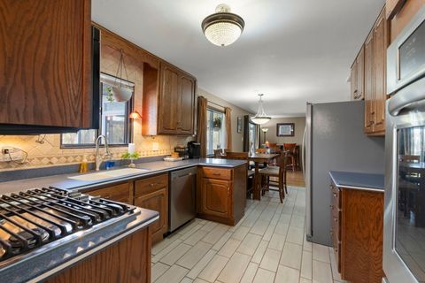 Tiny photo for 820 Sudbury Court, Schaumburg, IL 60193 (MLS # 12585838)